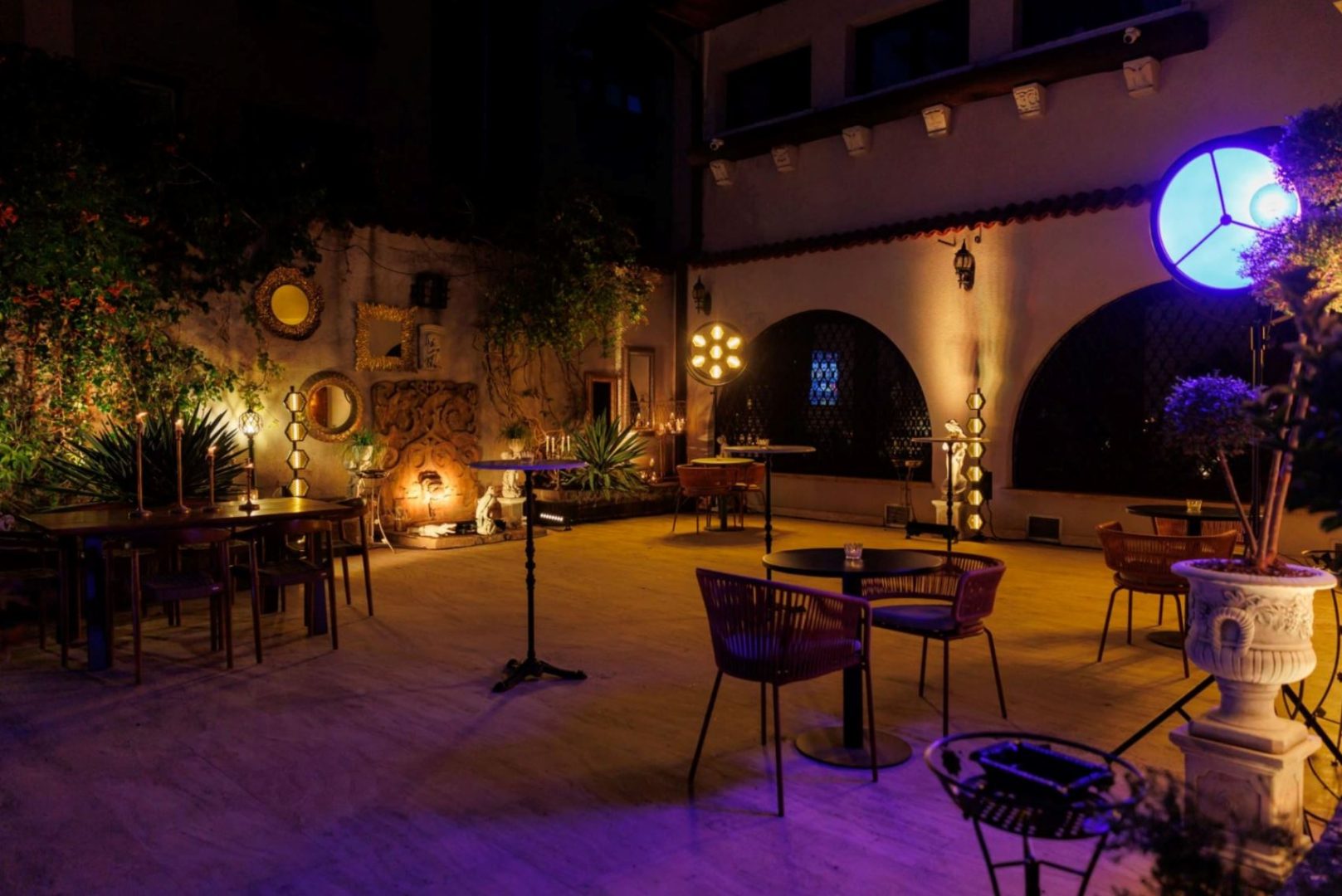 Art. History. Experience. – Eleganța și rafinamentul unui cigar lounge în București interbelic